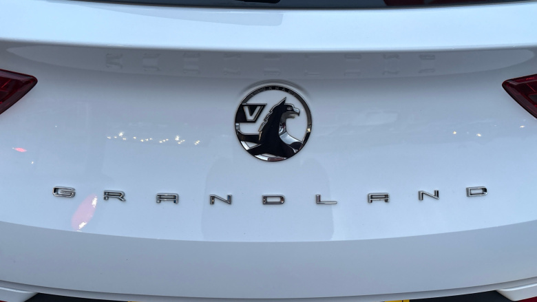 Vauxhall Grandland 1.2 Turbo SE 5dr Petrol Hatchback